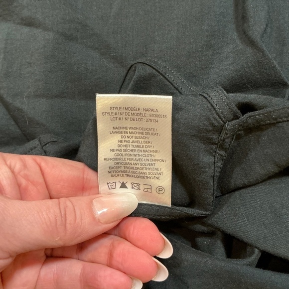 Theory Napala V-Neck Short Sleeve Top in Black Women’s Medium - Picture 6 of 6